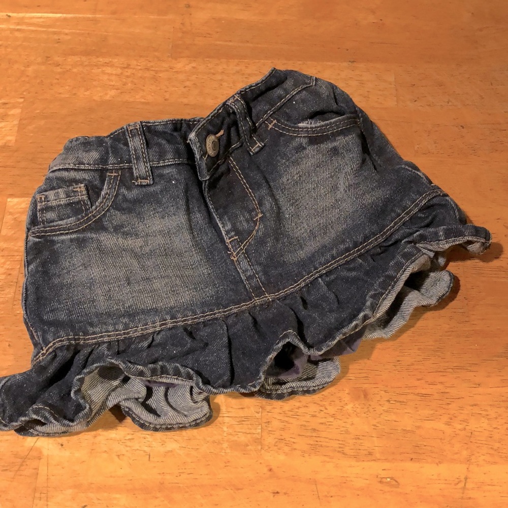 Levi’s scooter skirt/shorts